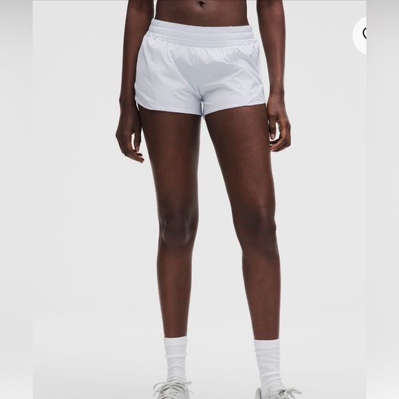 Lululemon Hotty Hot Low-Rise Lined Short 2.5” size 12, Great Condition! - Picture 2 of 14